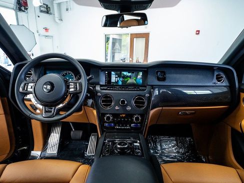 Used 2022 Rolls-Royce Cullinan Black Badge image 72