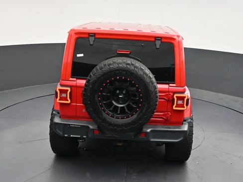 Used 2018 Jeep Wrangler Unlimited Sahara w/ LED Lighting Group AWD/4WD image 18
