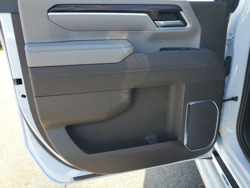 New 2026 GMC Sierra 3500 SLT w/ SLT Premium Package image 23