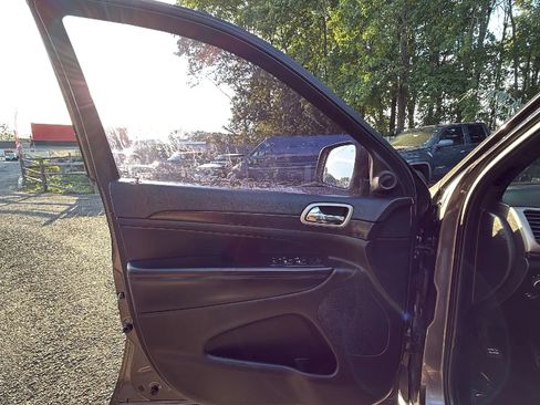 Used 2014 Jeep Grand Cherokee Altitude image 9