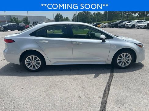 Certified 2025 Toyota Corolla LE w/ LE Premium Package FWD image 4