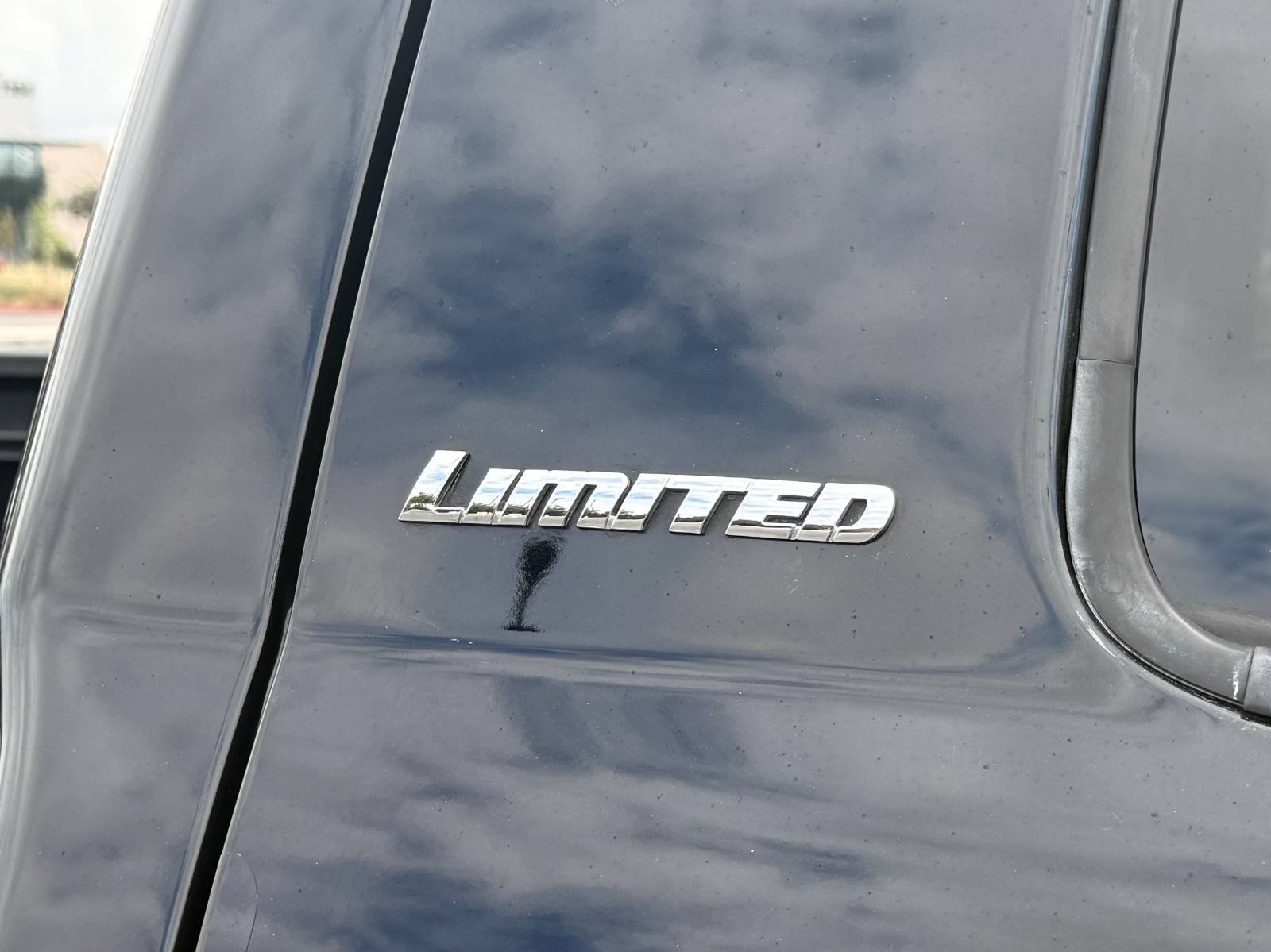 Used 2014 Toyota Tundra Limited w/ Limited Premium Package AWD/4WD image 40