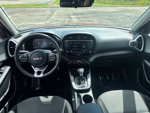 Used 2023 Kia Soul LX FWD image 14
