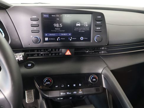 Certified 2025 Hyundai Elantra Sport image 5