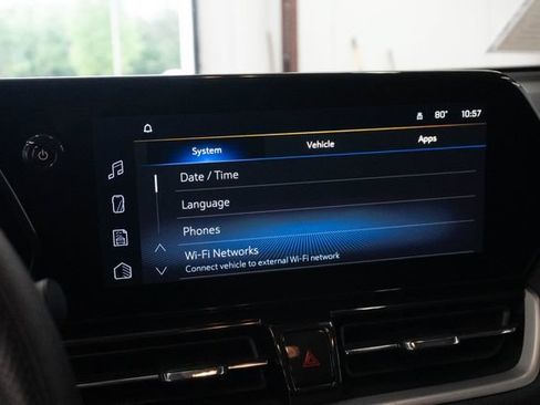 Used 2025 Chevrolet TrailBlazer LT FWD image 3