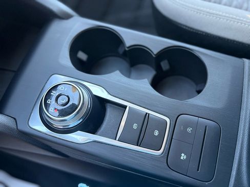 Used 2022 Ford Escape SE image 22