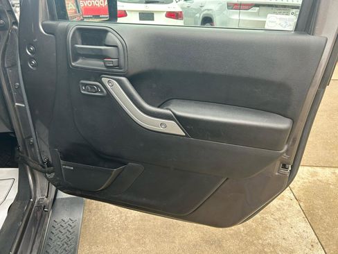 Used 2016 Jeep Wrangler Unlimited Sahara w/ Dual Top Group image 16