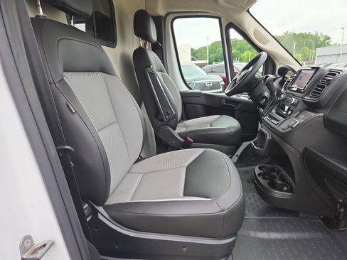 Used 2025 RAM ProMaster 2500 w/ Convenience Group FWD image 10