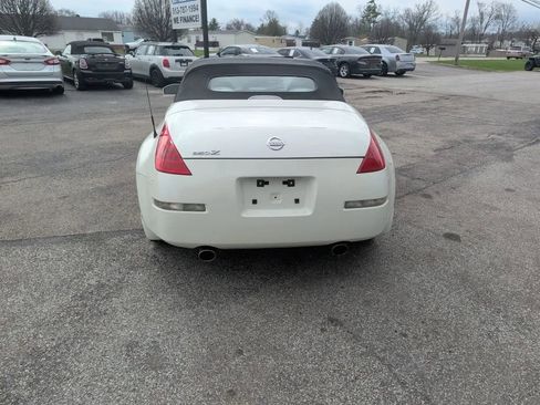 Used 2007 Nissan 350Z Touring RWD image 9