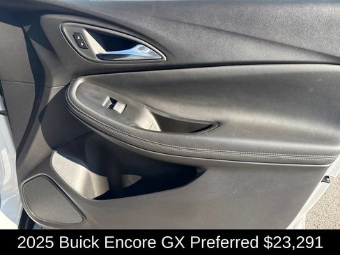 Used 2025 Buick Encore GX Preferred AWD/4WD image 17
