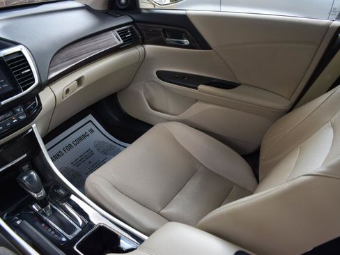 Used 2017 Honda Accord EX-L image 17