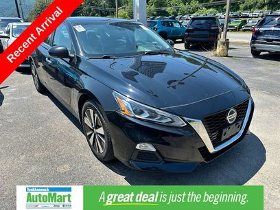 Used 2021 Nissan Altima 2.5 SV w/ SV Premium Package