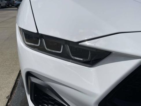 Used 2025 Ford Mustang Premium RWD image 32