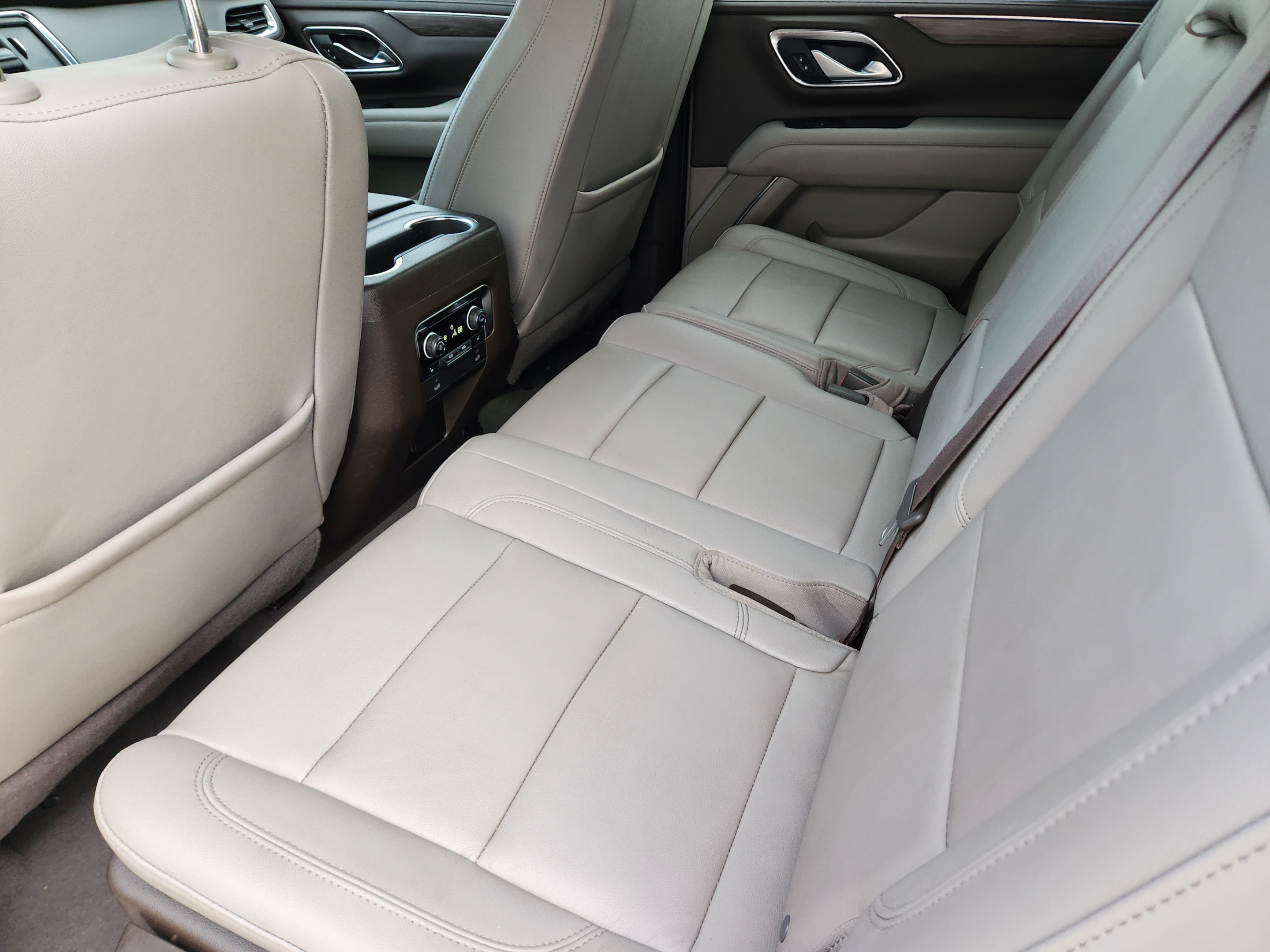 Used 2022 Chevrolet Tahoe LT w/ Luxury Package RWD image 25