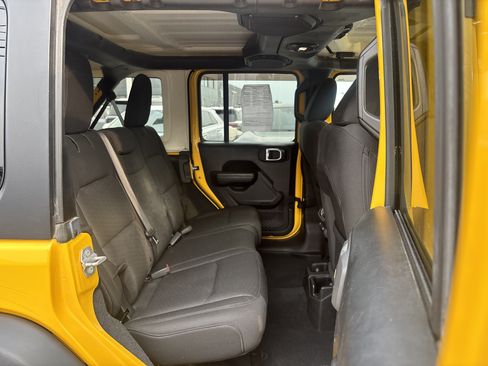 Used 2018 Jeep Wrangler Unlimited Sport S AWD/4WD image 25