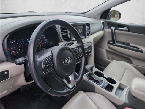 Used 2017 Kia Sportage EX image 9