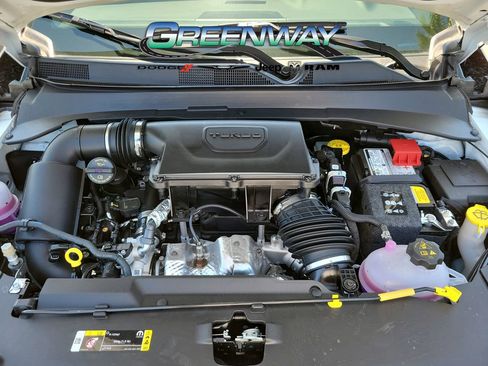 Used 2024 Jeep Compass Latitude AWD/4WD image 6