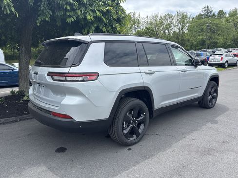 New 2025 Jeep Grand Cherokee L Altitude image 3
