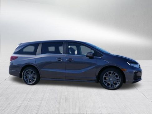 New 2026 Honda Odyssey Touring image 2