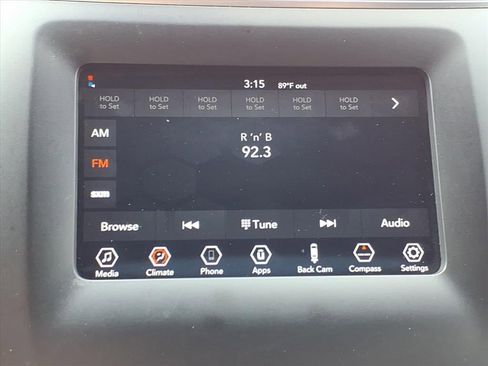 Used 2019 Jeep Cherokee Latitude Plus image 15