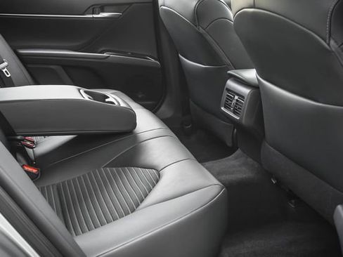 Used 2019 Toyota Camry SE w/ Audio Package image 23