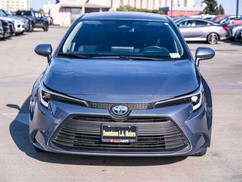Used 2025 Toyota Corolla LE FWD image 2
