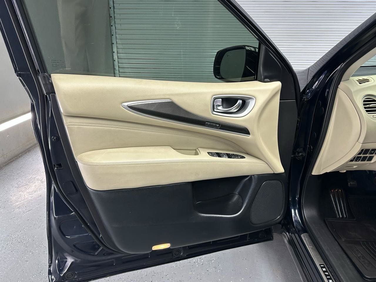 Used 2020 INFINITI QX60 Luxe w/ Essential Package FWD image 15