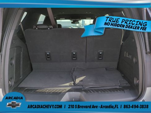 Used 2025 GMC Yukon Elevation AWD/4WD image 13