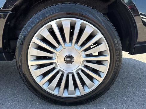 Used 2017 Lincoln Navigator L Reserve AWD/4WD image 16