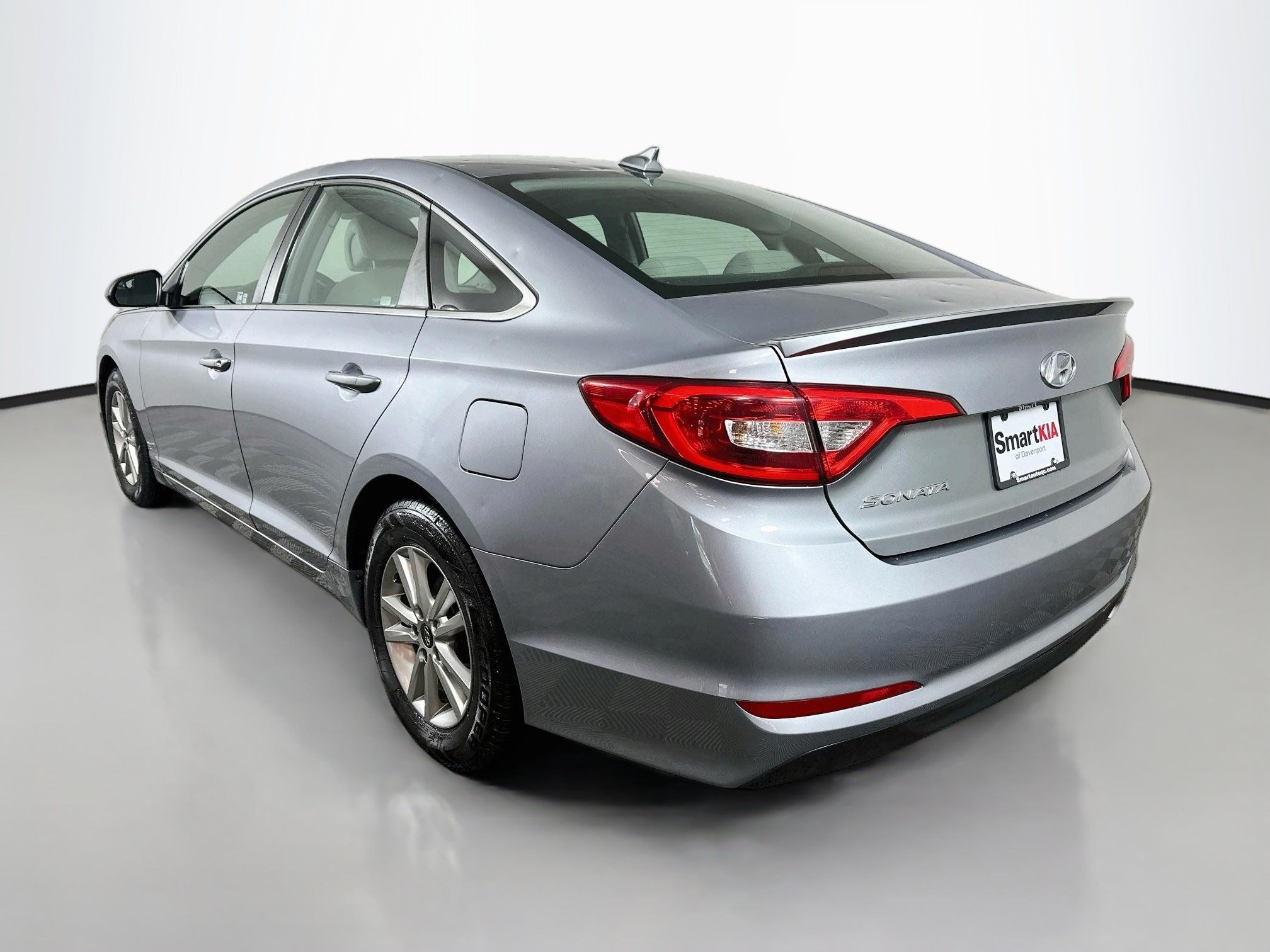 Used 2017 Hyundai Sonata SE FWD image 5