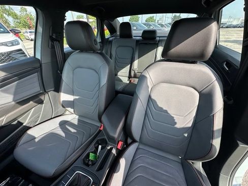 Used 2025 Volkswagen Jetta GLI Autobahn FWD image 27