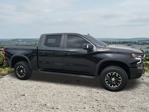 Used 2023 Chevrolet Silverado 1500 ZR2 w/ Technology Package image 13