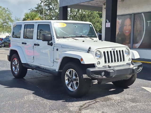 Used 2018 Jeep Wrangler Unlimited Sahara w/ Dual Top Group AWD/4WD image 3