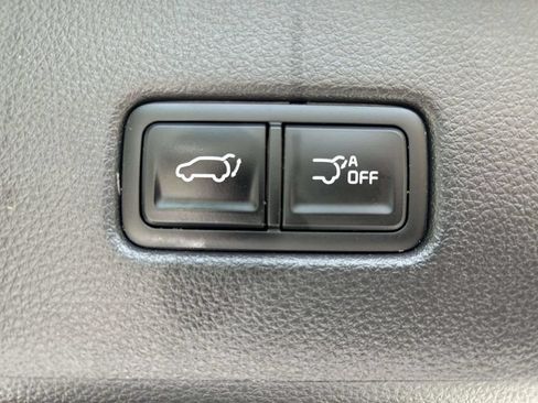 Used 2024 Kia Carnival EX FWD image 10
