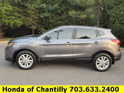 Used 2018 Nissan Rogue Sport S w/ S Appearance Package AWD/4WD image 4