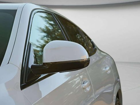 Used 2022 BMW X6 xDrive40i w/ Executive Package image 25