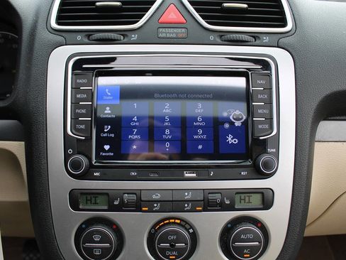 Used 2009 Volkswagen Eos Komfort image 27