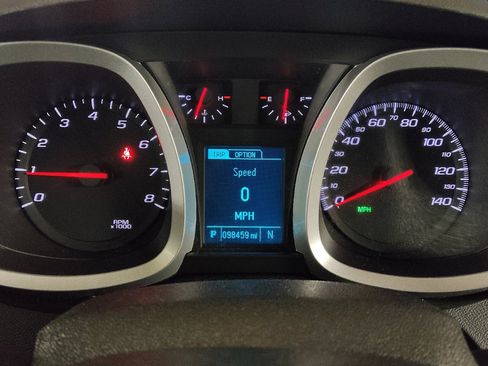 Used 2017 Chevrolet Equinox LS FWD image 23