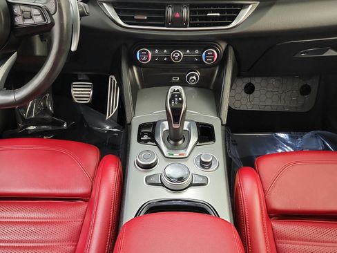 Used 2024 Alfa Romeo Stelvio Veloce AWD/4WD image 24