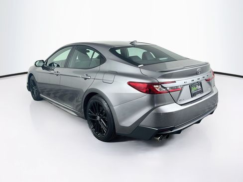 Used 2025 Toyota Camry SE FWD image 5