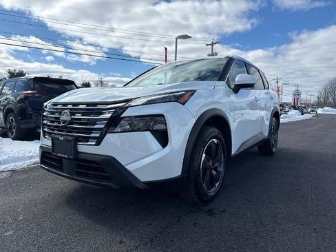 Certified 2024 Nissan Rogue SV image 4