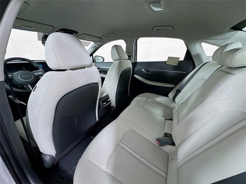 New 2025 Hyundai Sonata SEL image 17