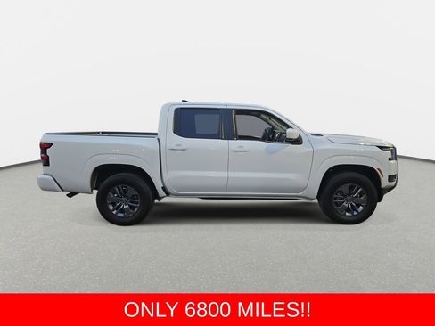 Used 2025 Nissan Frontier SV AWD/4WD image 4