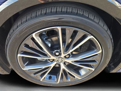 Used 2025 Toyota Prius XLE image 32