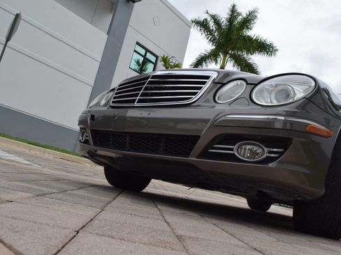Used 2008 Mercedes-Benz E 350 4MATIC Sedan image 12
