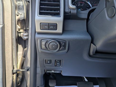 Used 2022 Ford F250 Lariat w/ Lariat Ultimate Package AWD/4WD image 14