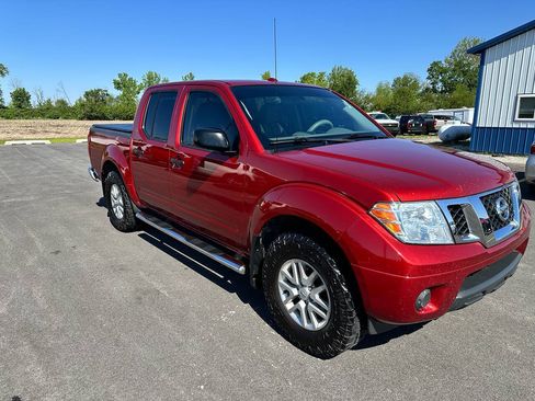 Used 2017 Nissan Frontier SV RWD image 3