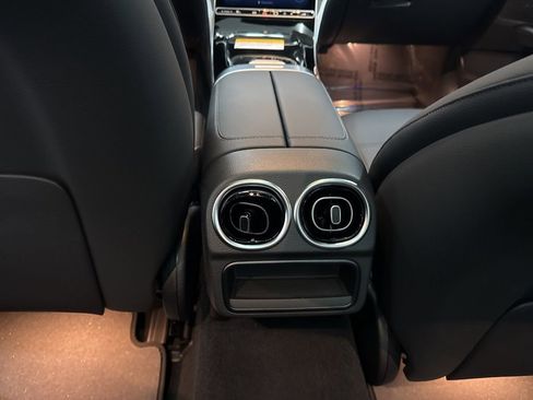 Used 2025 Mercedes-Benz C 300 Sedan image 23