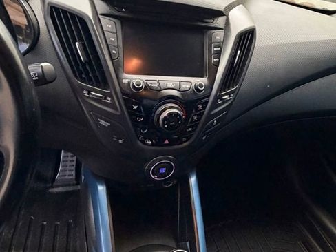 Used 2014 Hyundai Veloster Turbo image 20