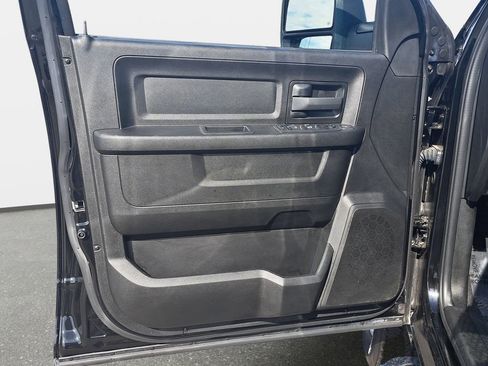 Certified 2024 RAM 2500 Tradesman w/ Chrome Appearance Group image 28